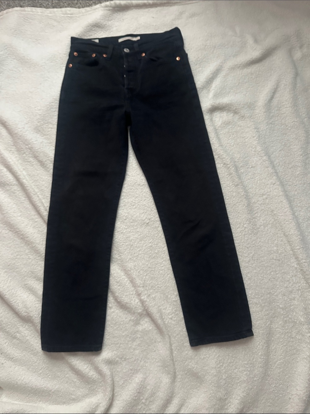 Womans Black Levi’s Straight legged Jeans size 24